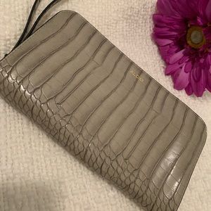 🎈ALDO  wristlet Wallet🎈